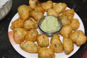 https://myindianrecipe.com/recipe/crispy-rice-flour-boiled-potato-evening-snack-uttara-karnataka-style/